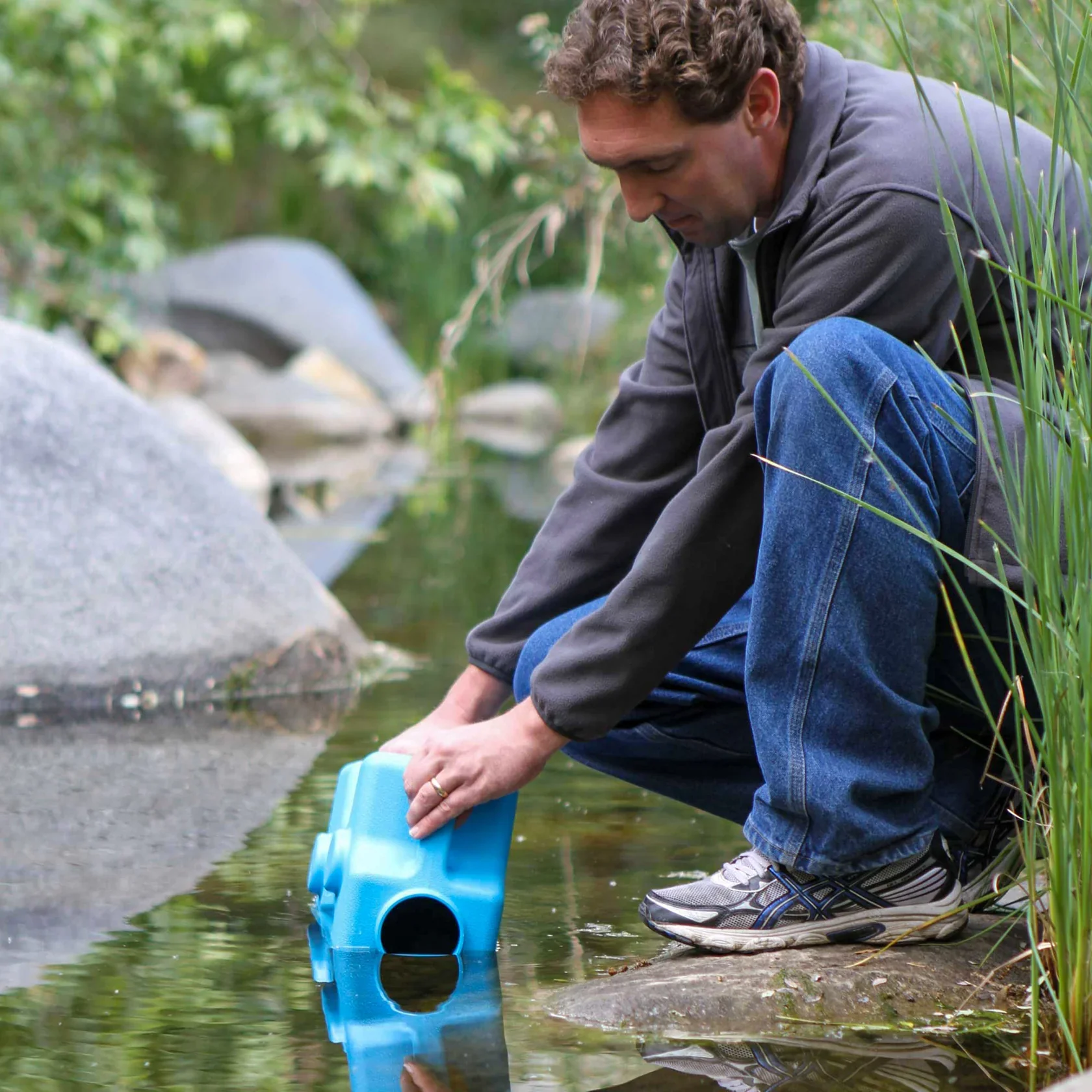 AquaBrick Portable Food and Water Storage Containers - 2 Bricks & Spigot - Image 3