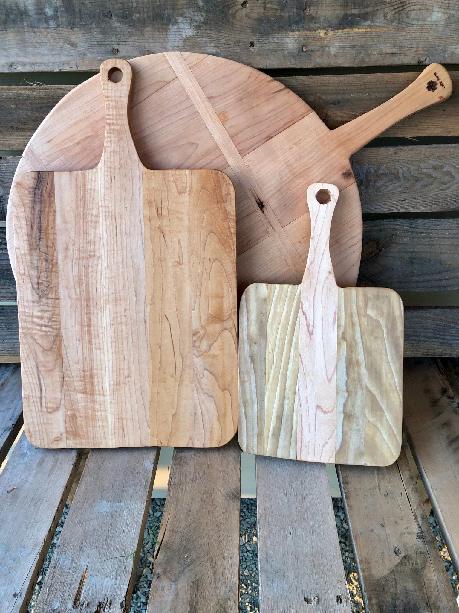 Best Charcuterie Board - Vintage Style Round Maple French Breadboard - Image 4