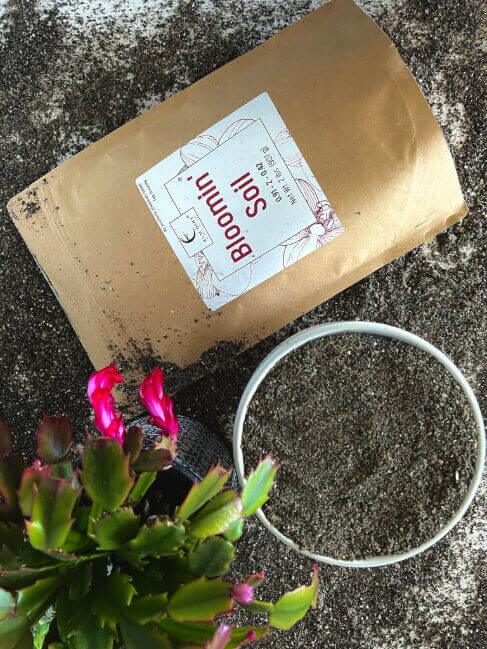 Bloomin' Soil Organic Flower Booster - Image 8