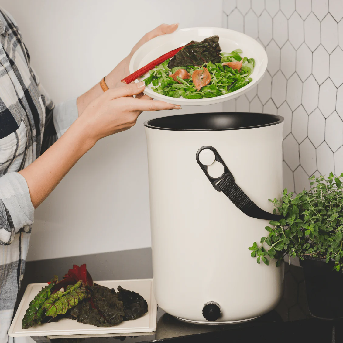 Bokashi Kitchen Compost Bin 2.5 gal. - Image 3