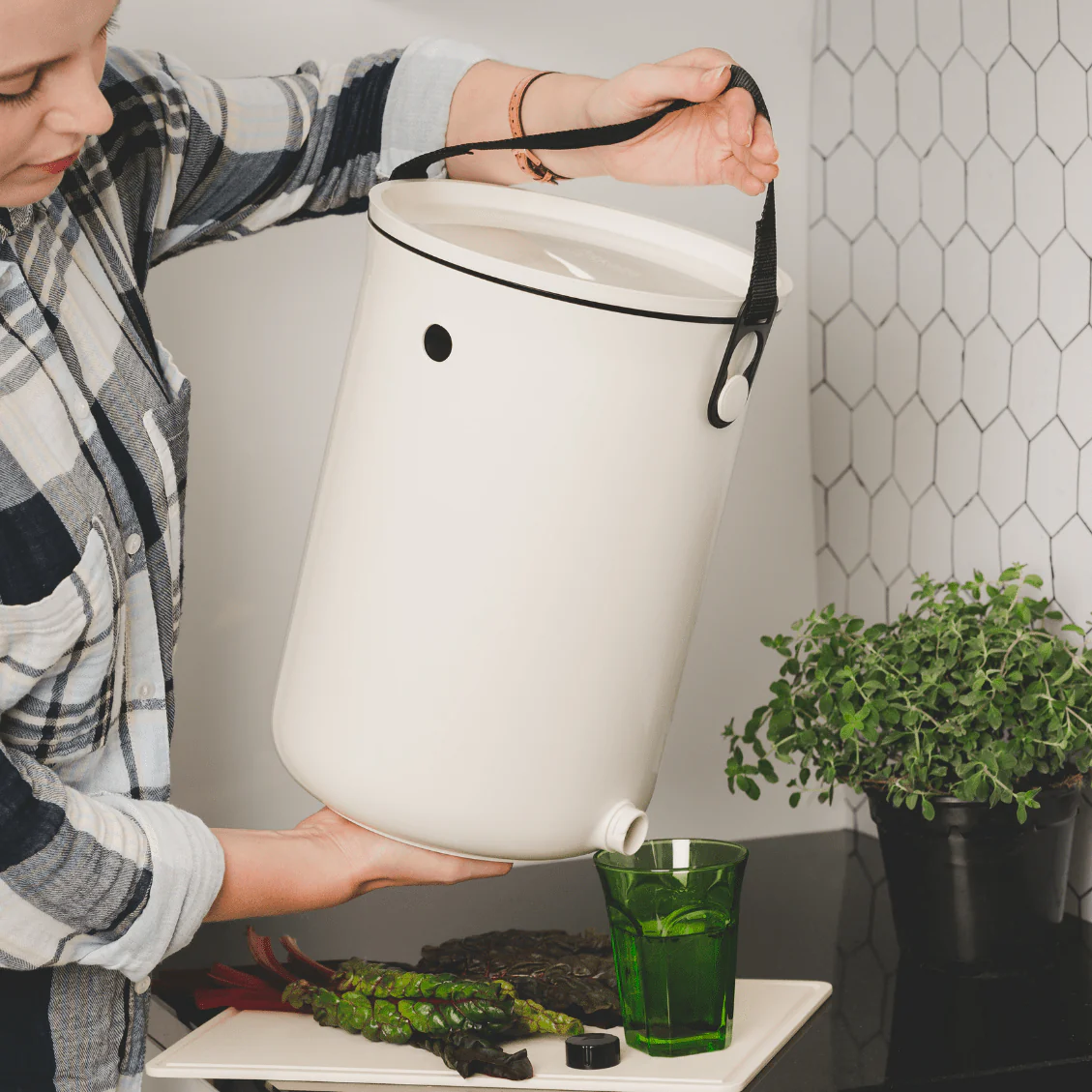 Bokashi Kitchen Compost Bin 2.5 gal. - Image 6