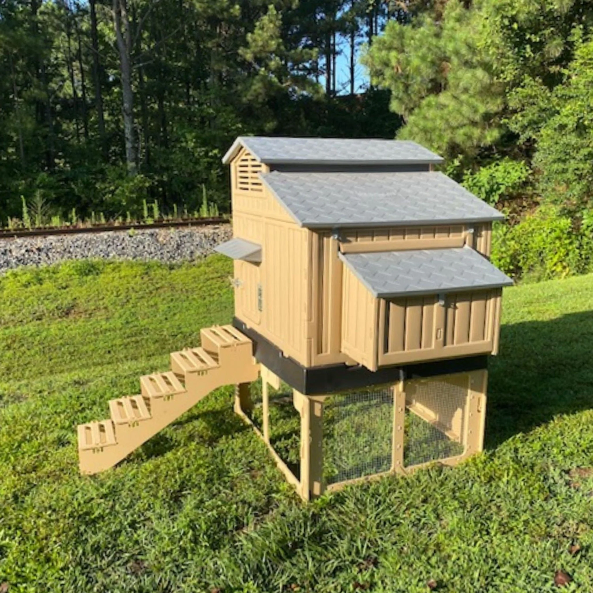 Coop Stand and Stairs (Coop and Coop Runs Sold Separately) - Image 4