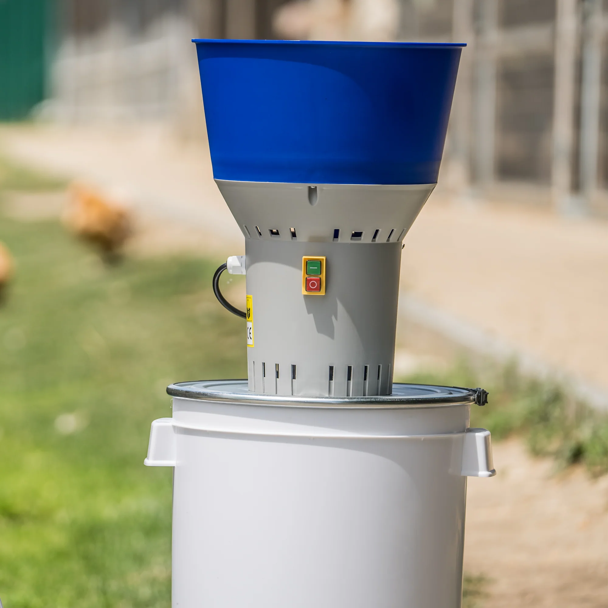 Farm Mill Feed Grinder 60 lb Capacity Bucket - Image 8