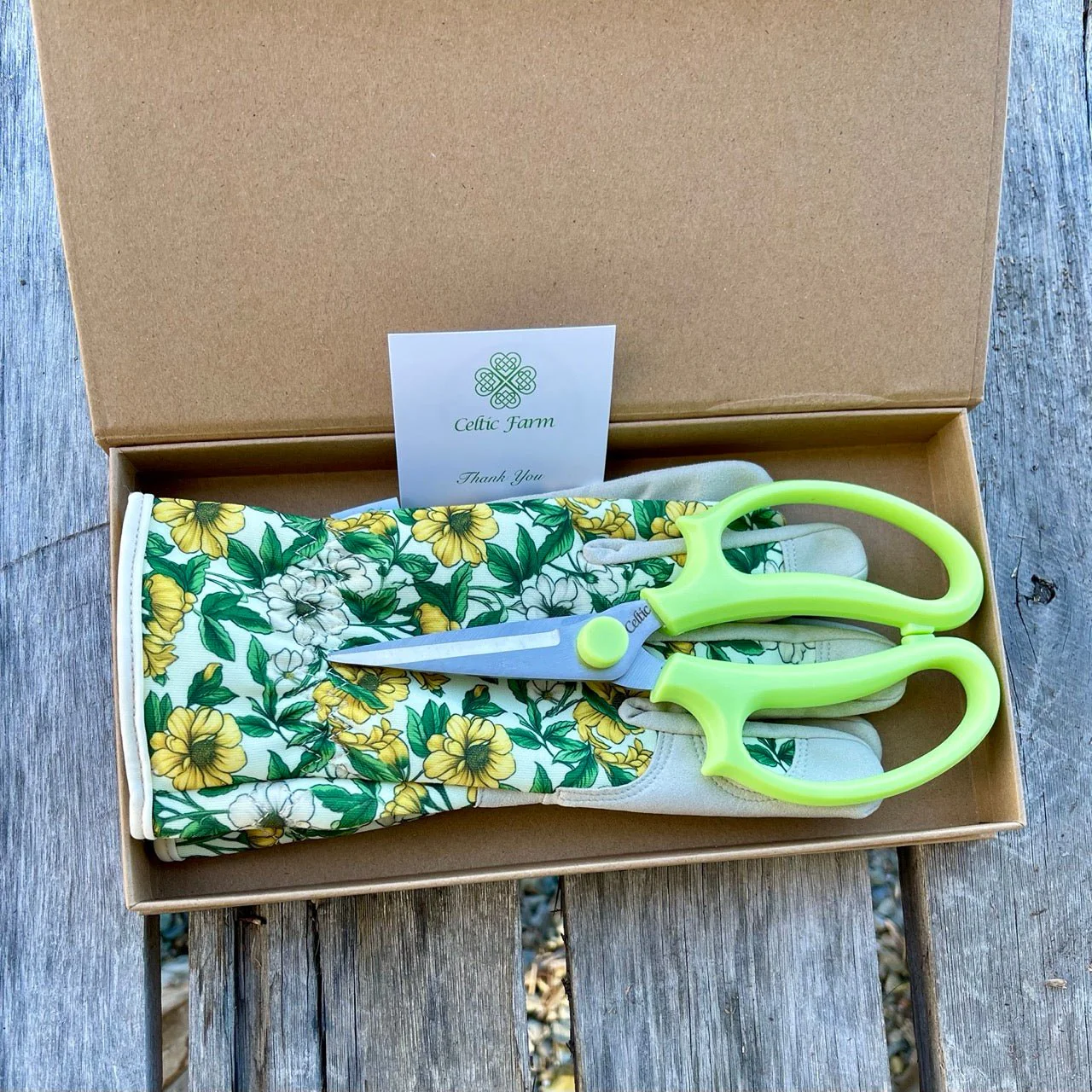 Garden Gift Box - Gloves and Herb Snips - Image 2
