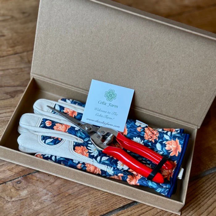 Garden Gift Box - Gloves and Needle Snips - Image 4