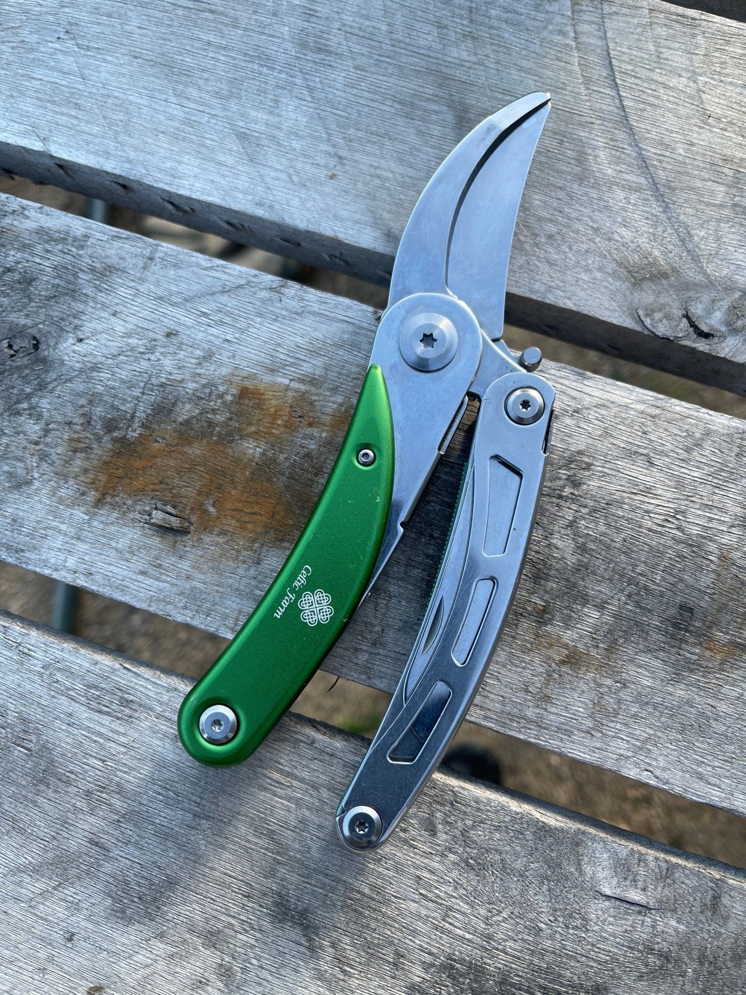 Gardener's Multi-Tool - 4-In-1 Garden Tool (Pruner, Saw, Propagation Knife and Weeder) - Image 4