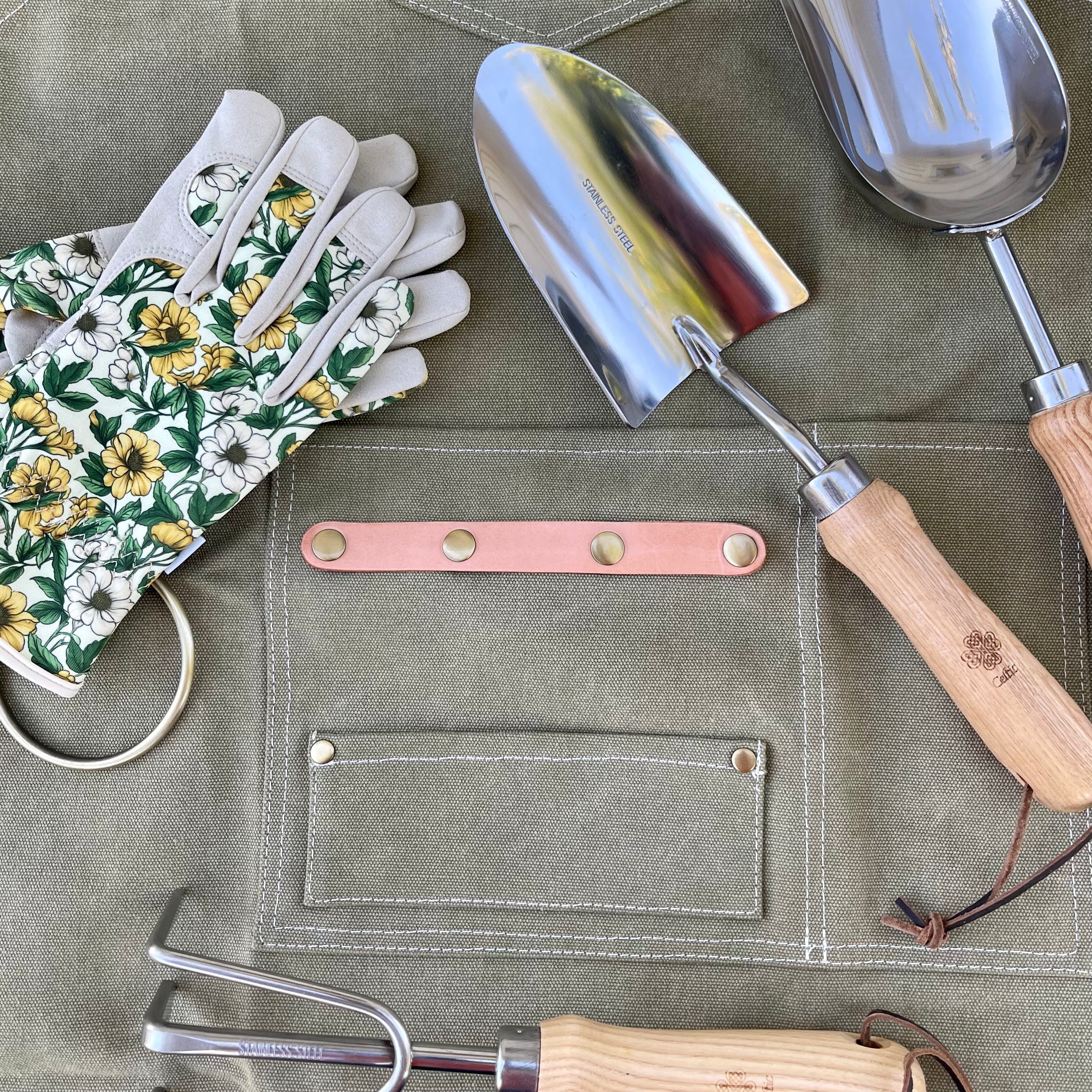 Gardening Apron - Waxed Canvas Apron with Pockets - Image 14