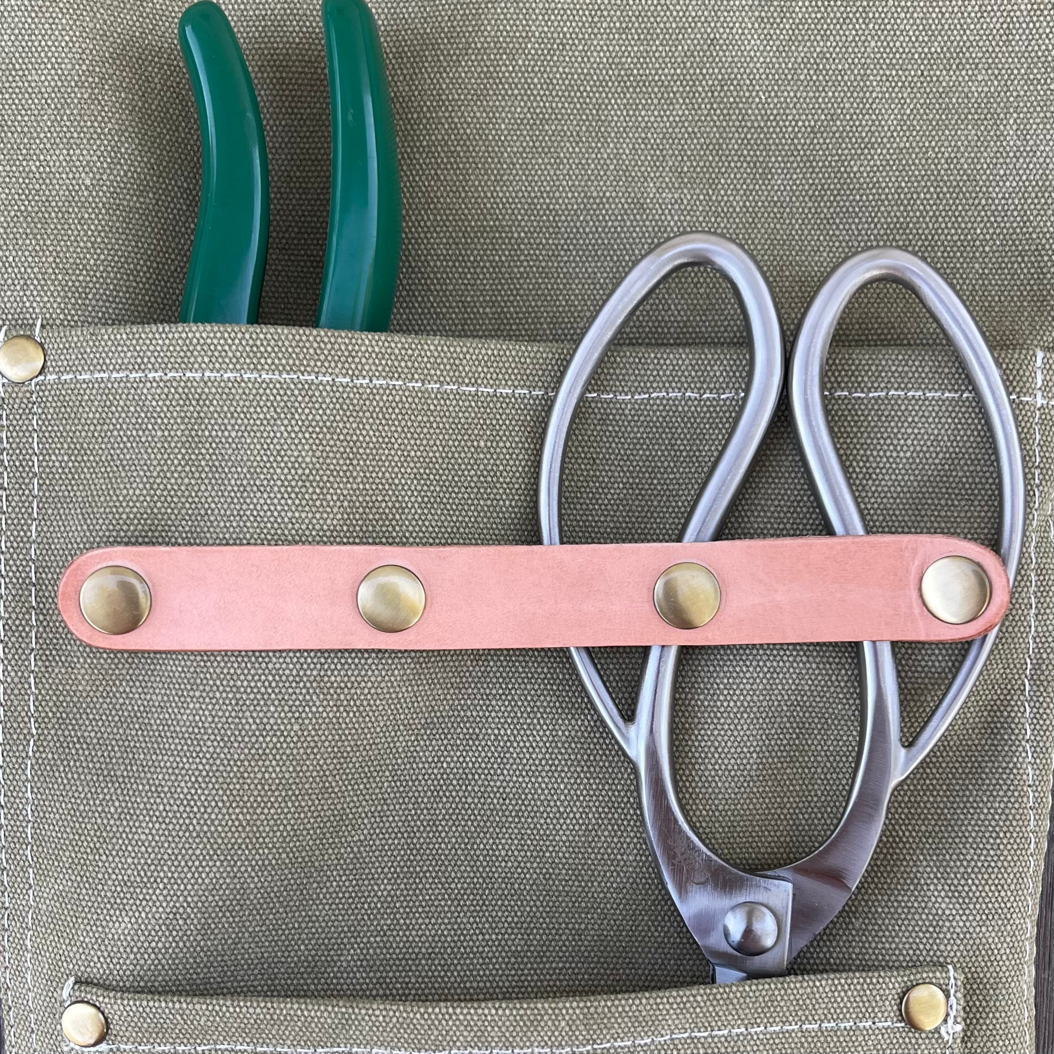 Gardening Apron - Waxed Canvas Apron with Pockets - Image 5