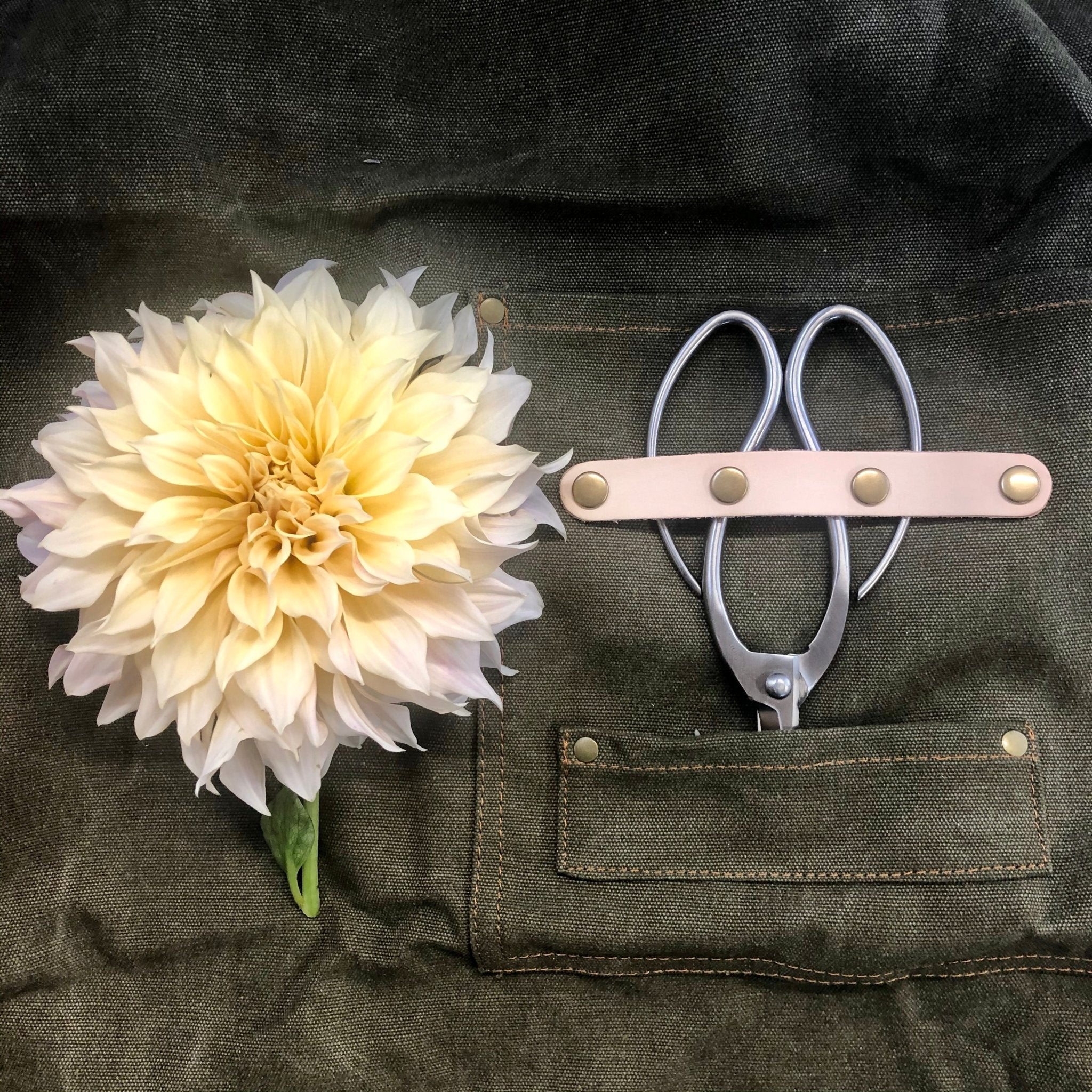 Gardening Apron - Waxed Canvas Apron with Pockets - Image 8