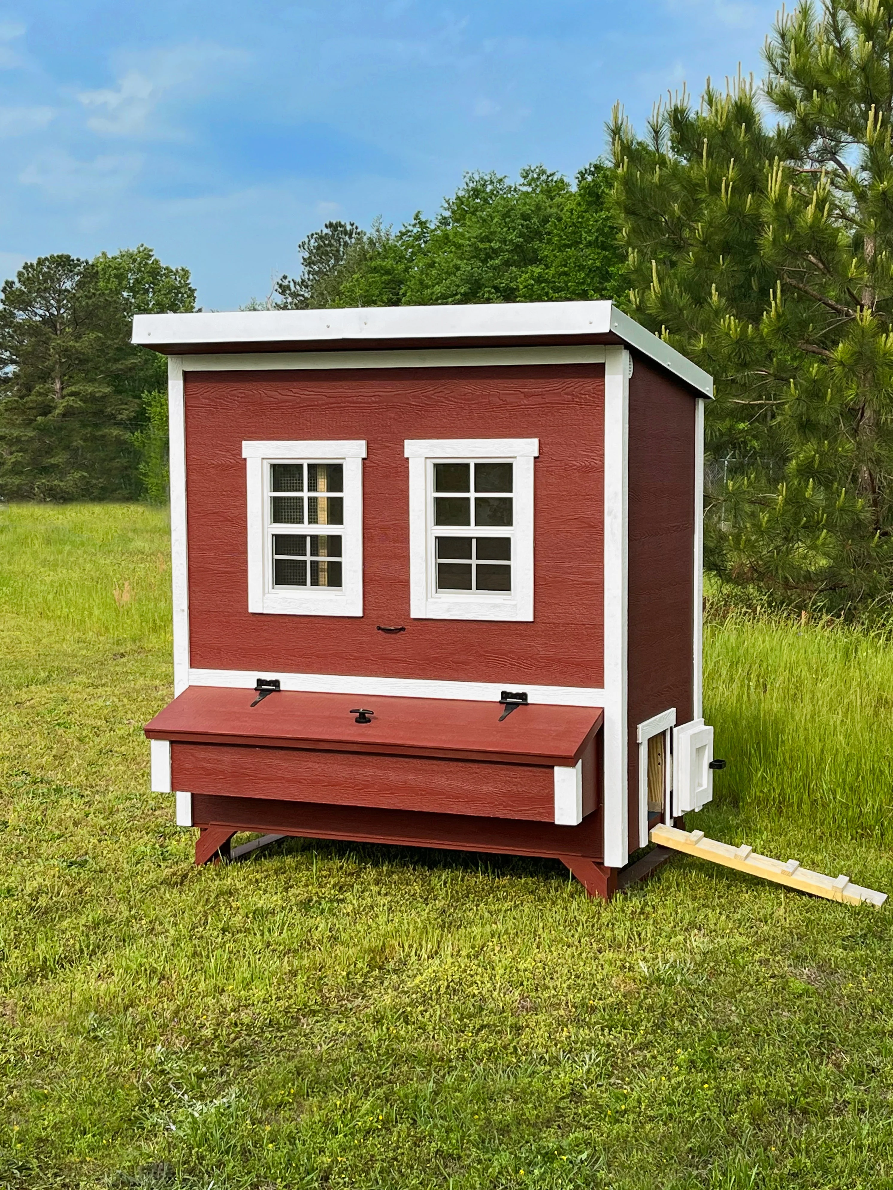 Walk-In Chicken Coop - Up to 18 Chickens - Image 4
