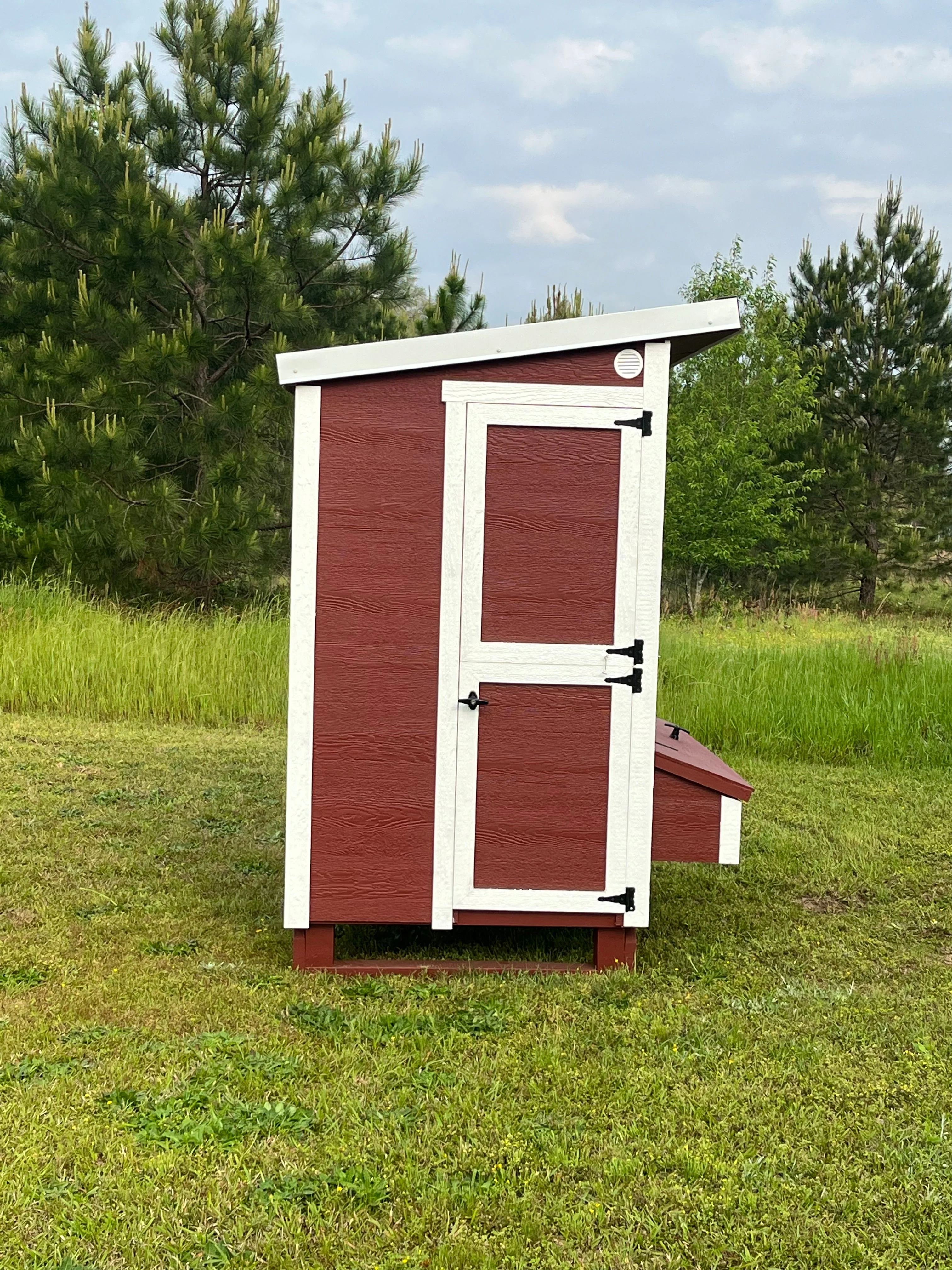 Walk-In Chicken Coop - Up to 18 Chickens - Image 7