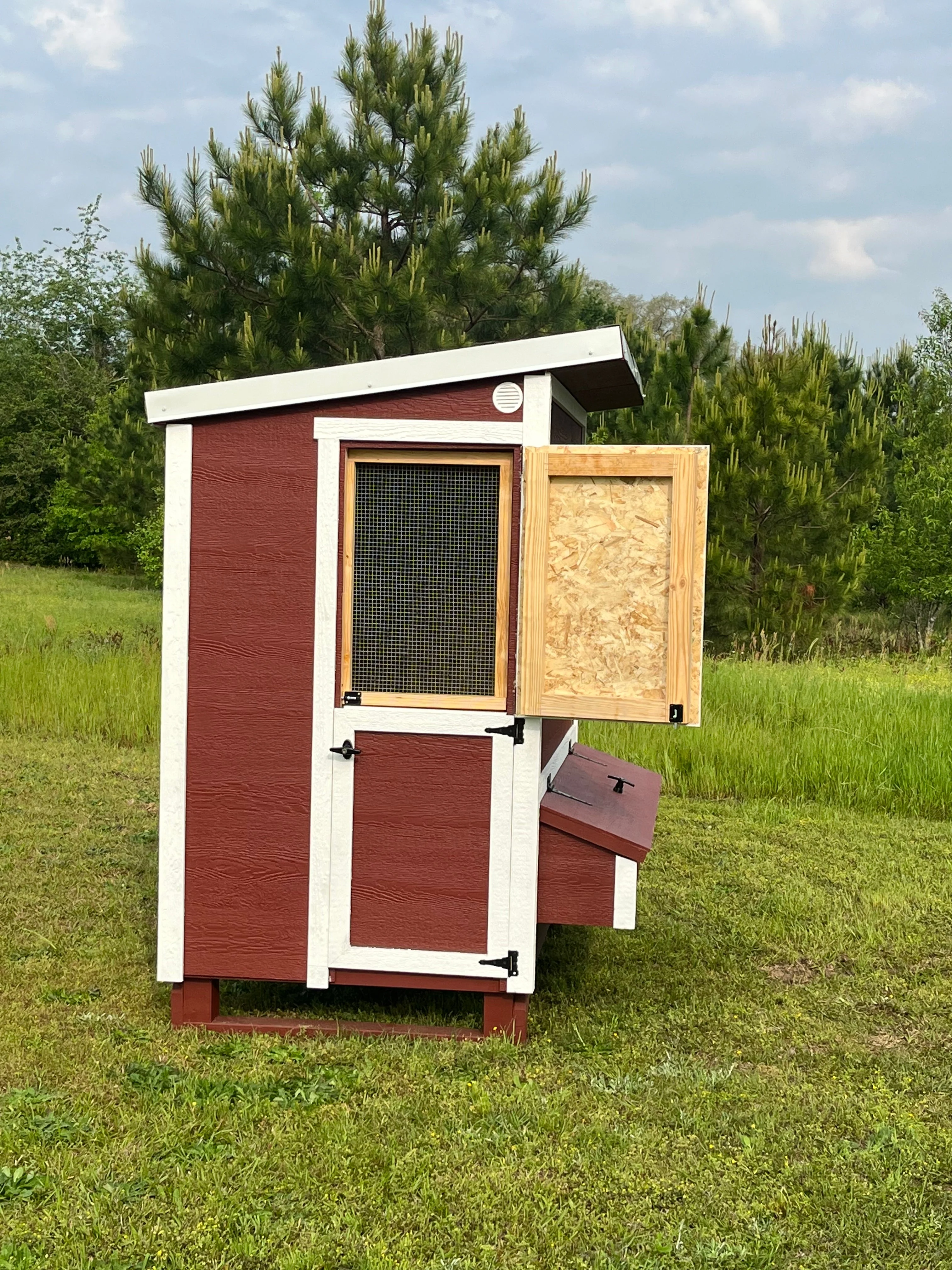 Walk-In Chicken Coop - Up to 18 Chickens - Image 8